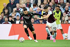 Aston Villa FC v Arsenal FC - Premier League