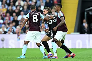 Aston Villa FC v Arsenal FC - Premier League