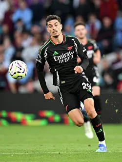 Aston Villa FC v Arsenal FC - Premier League