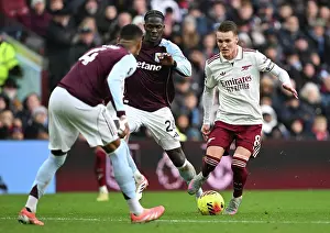 Aston Villa V Arsenal 2025-26 Prints: Aston Villa v Arsenal - Premier League