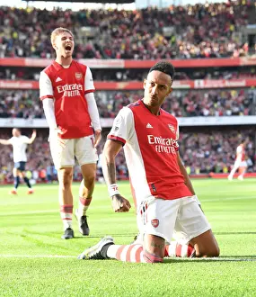 Arsenal V Tottenham Hotspur 2021-22 Prints: Aubameyang Brace: Arsenal's Thrilling 2-1 Victory Over Tottenham in the Premier League