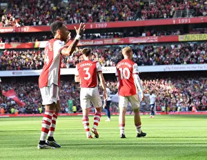 Aubameyang Brace: Thrilling 2-1 Arsenal Victory Over Tottenham in 2021-22 Premier League