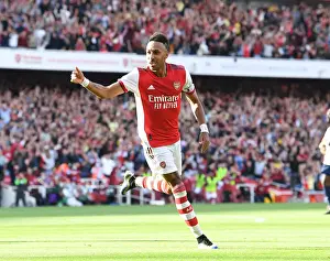 Aubameyang Scores Brace: Arsenal Triumphs Over Tottenham in Premier League Clash (2021-22)