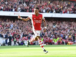 Aubameyang's Brace: Arsenal Defeats Tottenham in Exciting 2021-22 Premier League Showdown