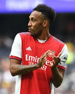 Aubameyang's Showdown at the New Stadium: Arsenal vs. Tottenham (2021-22)