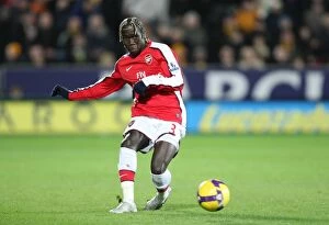 Hull City v Arsenal 2008-9 Collection: Bacary Sagna in Action: Arsenal's Dominance over Hull City (17/1/2009)