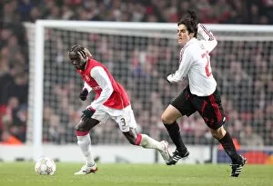 Images Dated 21st February 2008: Bacary Sagna (Arsenal) Kaka (Milan)
