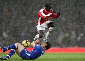Images Dated 9th January 2010: Bacary Sagna (Arsenal) Leighton Baines (Everton). Arsenal 2: 2 Everton. Barclays Premier League