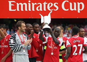 Bacary Sagna (Arsenal) lifts the Emirates Cup. Arsenal 3:2 Celtic. Emirates Cup Pre Season Bacary Sagna (Arsenal) lifts the Emirates Cup. Arsenal 3:2 Celtic. Emirates Cup Pre Season