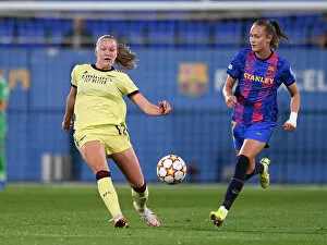 Barcelona v Arsenal Women 2021-22 Collection: Barcelona vs. Arsenal Women: Tense Battle in UEFA Champions League Group C