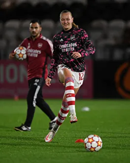 Arsenal Women V Hoffenheim 2021-22 Prints: Battle in Group C: Arsenal WFC vs. 1899 Hoffenheim - UEFA Women's Champions League