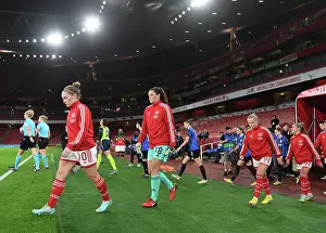 Arsenal Women V FC Zurich Frauen 2022-23 Prints: Battle in Group C: Arsenal Women vs FC Zurich - UEFA Women's Champions League