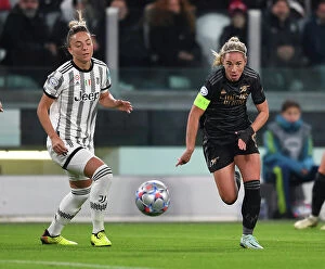 Images Dated 24th November 2022: Battle in Group C: Nobbs vs. Rosucci - Juventus vs. Arsenal, UEFA Women's Champions League