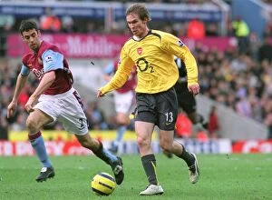 Aston Villa v Arsenal 2005-6 Collection: Battle of Midfield Masters: Hleb vs. Delaney at Villa Park, Arsenal vs