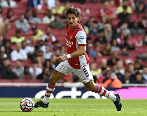 Arsenal v Chelsea - Pre Season Friendly 2021-22 Collection: The Battle of the Minds: Hector Bellerin's Unwavering Concentration at the Emirates - Arsenal vs