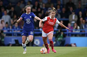 Chelsea Women V Arsenal Women 2022-23 Prints: Battle for Possession: Niamh Charles vs
