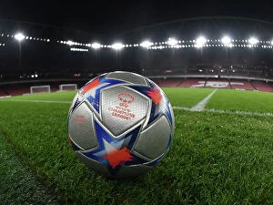 Images Dated 7th December 2022: Battle in the UEFA Women's Champions League: Arsenal WFC vs Juventus FC at Emirates Stadium