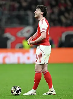 Bayer Leverkusen V Arsenal 2025-26 Prints: Bayer 04 Leverkusen v Arsenal FC - UEFA Champions League 2025/26 Round of 16 First Leg