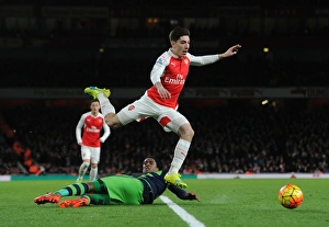 Bellerin Soars Over Fer: Arsenal vs Swansea City Clash