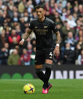 Ben White in Action: Arsenal vs. Aston Villa, Premier League 2022-23
