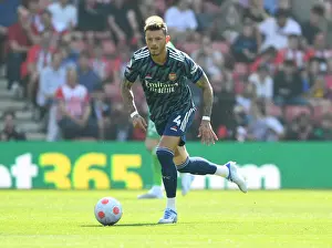 Southampton V Arsenal 2021-22 Prints: Ben White in Action: Southampton vs Arsenal (2021-22 Premier League)