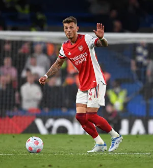 Ben White's Steadfast Performance: Arsenal Stands Firm Against Chelsea at Stamford Bridge (Premier League 2021-22)