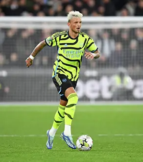 Ben White's Steadfast Performance: Arsenal Holds Off West Ham in Carabao Cup Battle