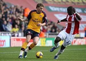 Images Dated 1st November 2008: Bendtner Scores Double: Arsenal Edge Past Stoke 2-1 in Premier League Clash