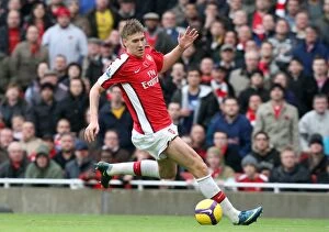 Images Dated 8th November 2008: Bendtner's Strike: Arsenal's Thrilling 2-1 Victory Over Manchester United in the Barclays Premier
