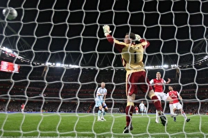 Bendtner's Stunner: Arsenal's First Goal vs. Newcastle in Carling Cup (2-0)