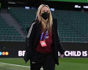 Beth Mead Arrives at Wolfsburg: Arsenal Star Prepares for Champions League Showdown
