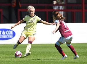 West Ham United Women v Arsenal Women 2021-22 Collection: Beth Mead Faces Off Against Yui Hasegawa in Intense West Ham United Women vs