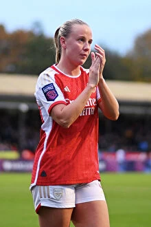 Images Dated 20th November 2023: Beth Mead's Emotional Farewell: A Heartfelt Moment as She Substitutes Off in Arsenal's Match