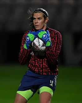BOREHAMWOOD, ENGLAND - NOVEMBER 18: Lydia Williams of Arsenal warms up before during the FA Womens Continental League