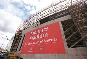 Images Dated 12th December 2005: Building work at the New Stadium. Emirates Stadium, Islington, London, 4 / 7 / 05