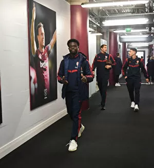Images Dated 9th December 2019: Bukayo Saka Gears Up: West Ham United vs Arsenal FC, Premier League 2019-20