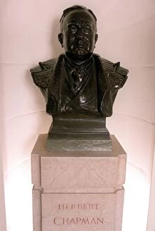 Images Dated 8th November 2005: The Bust Of Herbert Chapman in The Marble Halls at Highbury