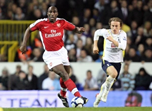 Tottenham Hotspur V Arsenal 2009-10 Prints: Campbell vs. Modric: A Rivalry Renewed - Arsenal vs. Tottenham, 2:1