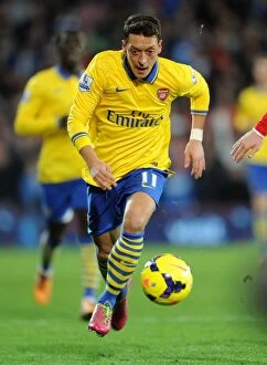 Images Dated 30th November 2013: Cardiff City v Arsenal - Premier League