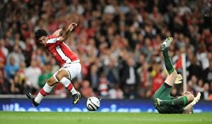 Arsenal v West Bromwich Albion - Carling Cup 2009-10 Collection: Carlos Vela Scores Arsenal's Second Goal Past Dean Kiely (WBA) in Carling Cup Match