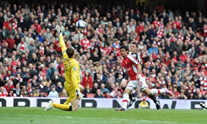 Carlos Vela's Chip: Arsenal's 4th Goal vs. Fulham (4:0)