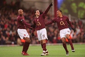 Celebrating Glory: Fabregas, Henry, Gilberts Triumph - Arsenal's Unforgettable 3:0 Victory