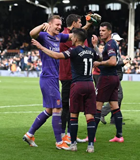 Celebration Moment: Torreira and Leno of Arsenal