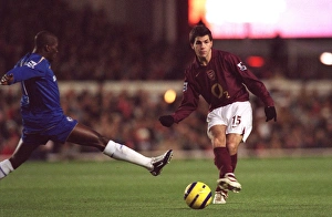 Arsenal v Chelsea 2005-6 Collection: Cesc Fabregas (Arensal) Claude Makelele (Chelsea). Arsenal 0: 2 Chelsea