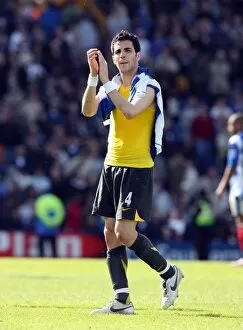 Images Dated 15th May 2007: Cesc Fabregas (Arsenal) claps the fans at the end of the match