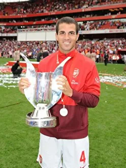 Arsenal v Rangers 2009-10 Collection: Cesc Fabregas (Arsenal) with the Emirates Cup Trophy