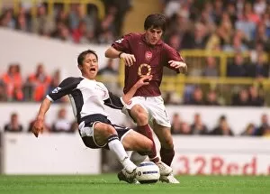 Images Dated 29th October 2005: Cesc Fabregas (Arsenal) Lee Young-Pyo (Tottenham)