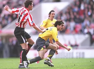 Sunderland V Arsenal 2005-06 Prints: Cesc Fabregas beats Daryl Murphy to shoot past Sunderland goalkeeper Kelvin Davis to score the 2nd A