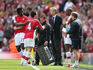 Arsenal v Middlesbrough 2008-09 Collection: Cesc Fabregas is substituted for Emmanuel Adebayor