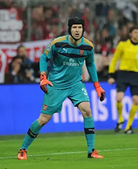 Champions Clash: Petr Cech vs. Bayern Munich in the UEFA Champions League (2015-16)